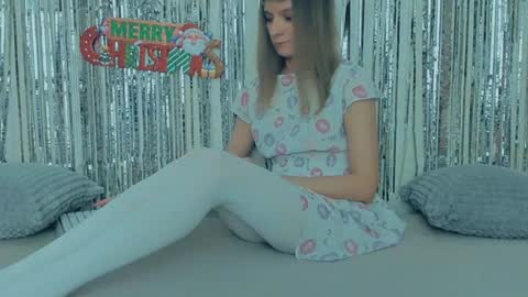 Snapshot of your_caramelka chatting on 12.26.24 Lily online show from 12.26.24