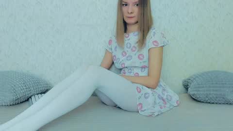 Snapshot of your_caramelka chatting on 01.07.25 Lily online show from 01.07.25