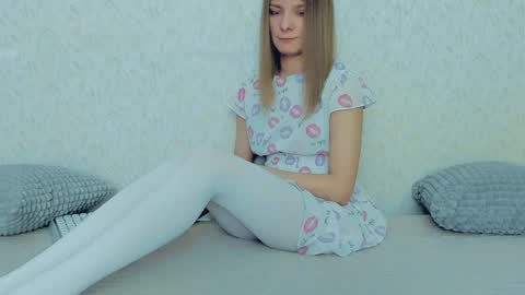 Snapshot of your_caramelka chatting on 01.13.25 Lily online show from 01.13.25