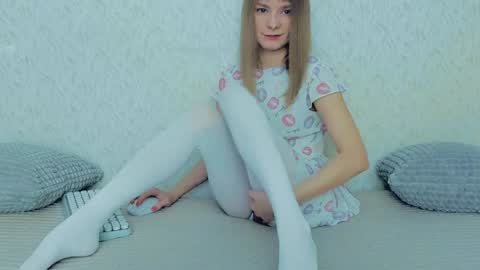 Snapshot of your_caramelka chatting on 01.22.25 Lily online show from 01.22.25