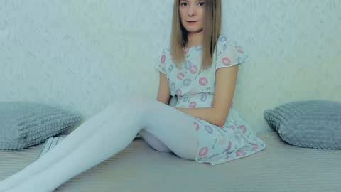Snapshot of your_caramelka chatting on 01.23.25 Lily online show from 01.23.25