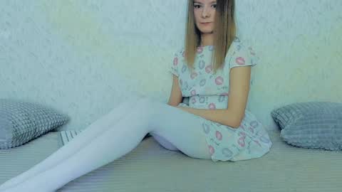 Snapshot of your_caramelka chatting on 02.03.25 Lily online show from 02.03.25