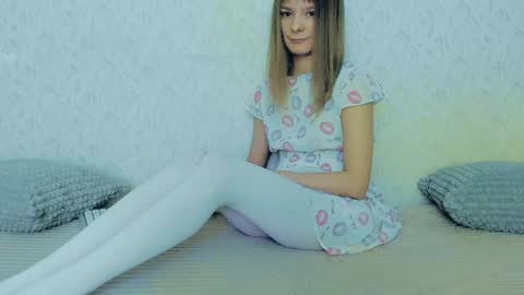 Snapshot of your_caramelka chatting on 02.04.25 Lily online show from 02.04.25