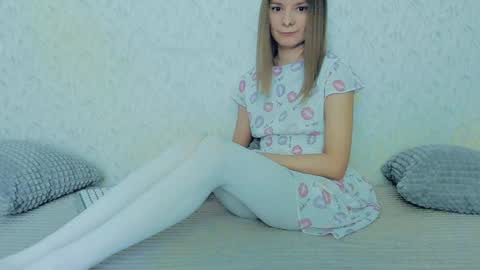 Snapshot of your_caramelka chatting on 02.07.25 Lily online show from 02.07.25