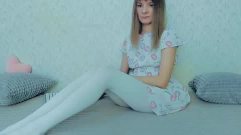 Snapshot of your_caramelka chatting on 02.19.25 Lily online show from 02.19.25
