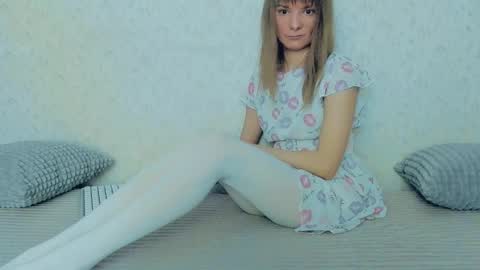 Snapshot of your_caramelka chatting on 02.25.25 Lily online show from 02.25.25