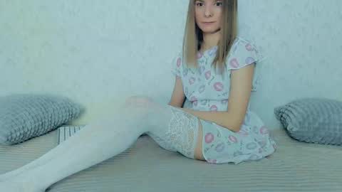 Snapshot of your_caramelka chatting on 02.26.25 Lily online show from 02.26.25