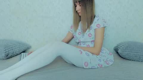 Snapshot of your_caramelka chatting on 02.28.25 Lily online show from 02.28.25