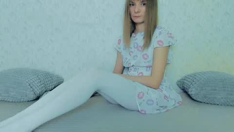Snapshot of your_caramelka chatting on 03.03.25 Lily online show from 03.03.25