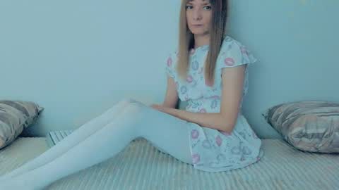 Snapshot of your_caramelka chatting on 09.14.25 Lily online show from 09.14.25