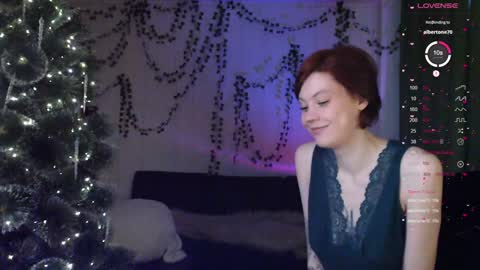 Snapshot of your_corvus chatting on 12.12.24 your_corvus online show from 12.12.24