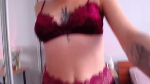 Snapshot of your_corvus chatting on 09.11.25 your_corvus online show from 09.11.25