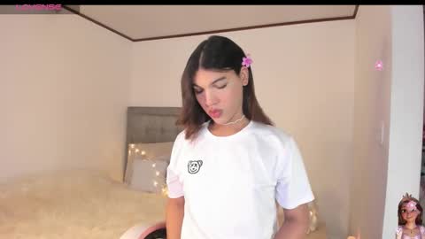 Snapshot of your_favorite_doll_ chatting on 02.04.26 Eliza online show from 02.04.26