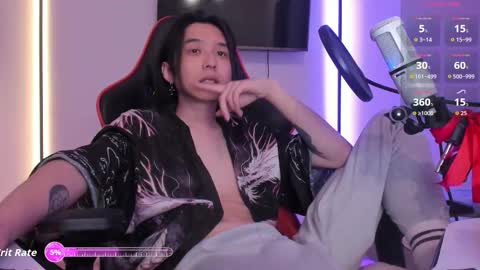 Snapshot of your_little_twink chatting on 10.13.25 Han   online show from 10.13.25