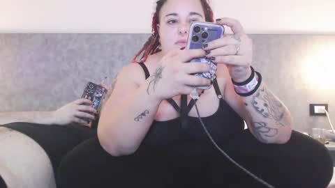 Snapshot of your_love_daddy chatting on 01.22.25 your_love_daddy online show from 01.22.25