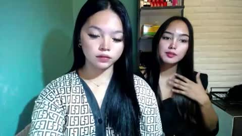 Snapshot of your_miss_ellexxx chatting on 05.10.26 Elle online show from 05.10.26