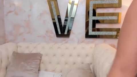 Snapshot of your_naughtyangel chatting on 10.07.25 Evelin online show from 10.07.25