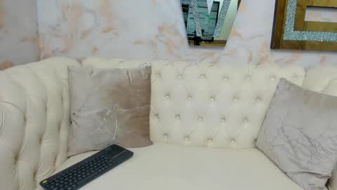 Snapshot of your_naughtyangel chatting on 10.16.25 Evelin online show from 10.16.25