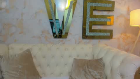 Snapshot of your_naughtyangel chatting on 10.29.25 Evelin online show from 10.29.25