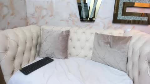 Snapshot of your_naughtyangel chatting on 11.06.25 Evelin online show from 11.06.25