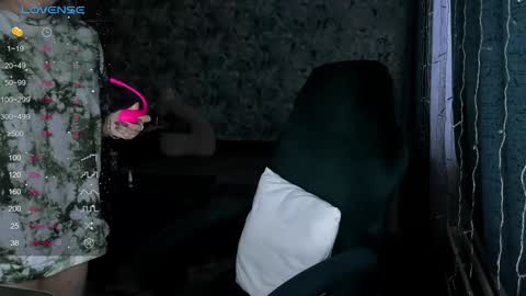 Snapshot of your_small_bunny chatting on 12.08.24 Molly online show from 12.08.24