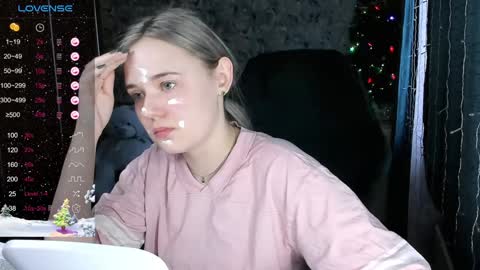 Snapshot of your_small_bunny chatting on 12.23.24 Molly online show from 12.23.24