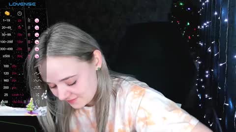 Snapshot of your_small_bunny chatting on 12.24.24 Molly online show from 12.24.24