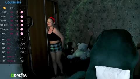 Snapshot of your_small_bunny chatting on 02.06.25 Molly online show from 02.06.25