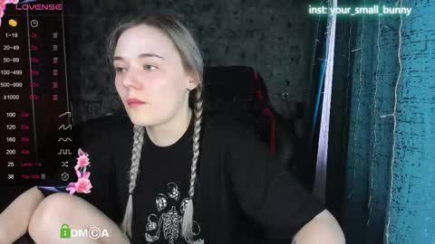 Snapshot of your_small_bunny chatting on 09.17.25 Molly online show from 09.17.25