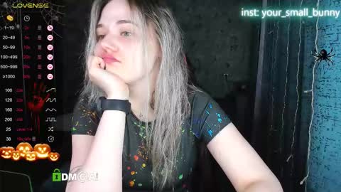 Snapshot of your_small_bunny chatting on 10.27.25 Molly online show from 10.27.25