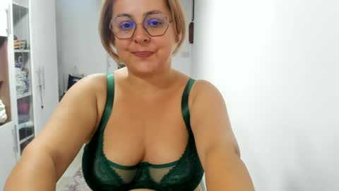 Snapshot of your_victoria chatting on 09.09.25 Your Victoria online show from 09.09.25