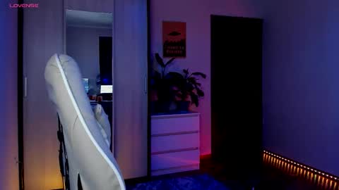 Snapshot of youranikka chatting on 10.02.25 Anikka online show from 10.02.25