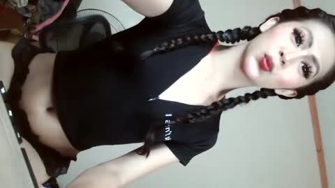 Snapshot of yourbabyriana chatting on 01.05.25 Angel online show from 01.05.25