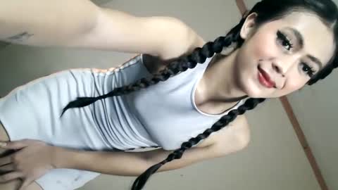 Snapshot of yourbabyriana chatting on 01.10.25 Angel online show from 01.10.25