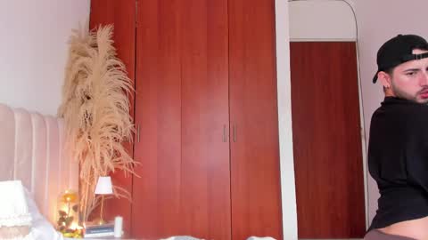 YOURBOYNEXTDOOR online show from 09.11.25