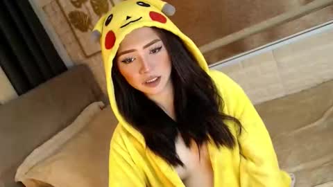 Snapshot of yourdevilsweettsx chatting on 10.25.25 JEN online show from 10.25.25