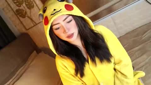 Snapshot of yourdevilsweettsx chatting on 10.28.25 JEN online show from 10.28.25