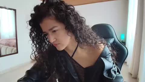 yourdreamgirl2025 online show from 11.06.25