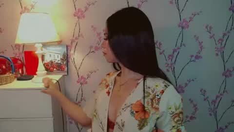 Snapshot of yourdreamgirljane chatting on 10.13.25 JANE online show from 10.13.25