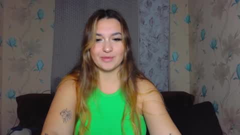 Snapshot of youremily_xx chatting on 10.04.25 Emily  online show from 10.04.25