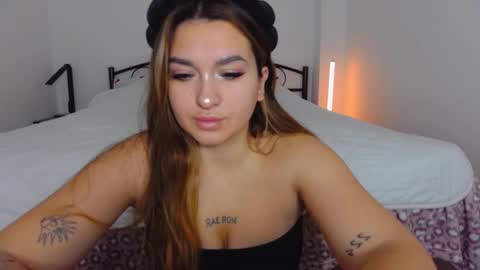 Snapshot of youremily_xx chatting on 10.20.25 Emily  online show from 10.20.25