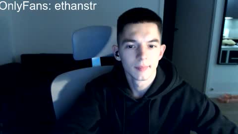 Snapshot of yourethan chatting on 10.13.25 yourethan online show from 10.13.25