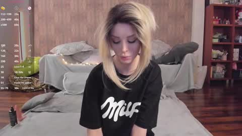 Mary online show from 11.08.25