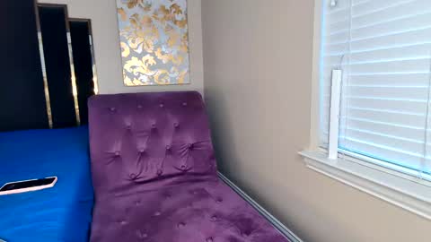 Horny Hotwife Wants To Play online show from 09.23.25