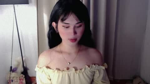 PrettyElla online show from 09.15.25