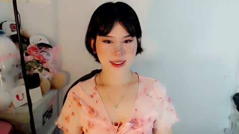 PrettyElla online show from 10.11.25