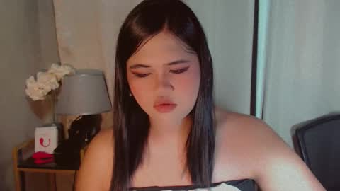 Snapshot of yourfavoratejessica chatting on 10.23.25 Jessica online show from 10.23.25