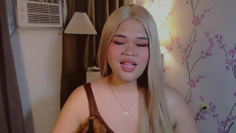 Snapshot of yourfavoratejessica chatting on 12.19.25 Jessica online show from 12.19.25