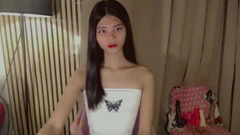 Snapshot of yourfavoratevivian chatting on 02.06.26 Vivian online show from 02.06.26