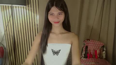 Snapshot of yourfavoratevivian chatting on 02.13.26 Vivian online show from 02.13.26